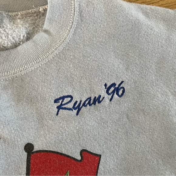 Walt Disney World WDW EPCOT Rare Vintage 1990s Crewneck Sweatshirt - Picture 3 of 8